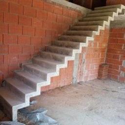 Wykonanie schodów wiszących.