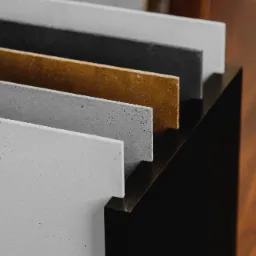 GRUBOŚĆ od 8 mm Formaty standardowe: - 60×60 cm - 120×60 cm - 100×50 cm Formaty niestandardowe: - do 100×300 cm