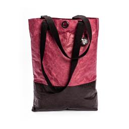 Napnap Justyna Napiórkowska - Torba shopper z marszczonego materiału w kolorze burgundowym i czarnym, z czarnymi uchwytami i okrągłym oczkiem wzmacniającym otwór.