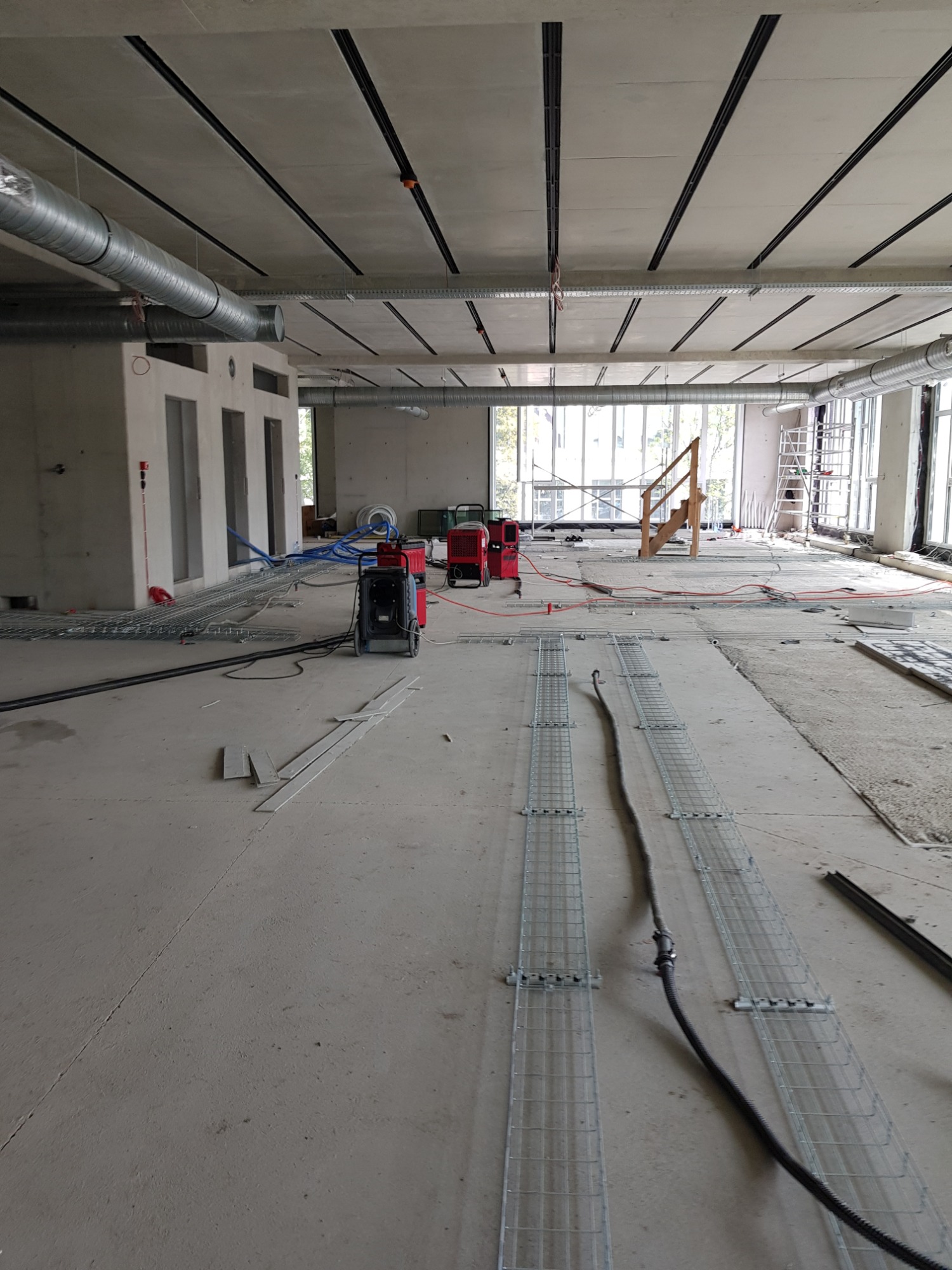 Osuszanie podposadzkowe 2000m2