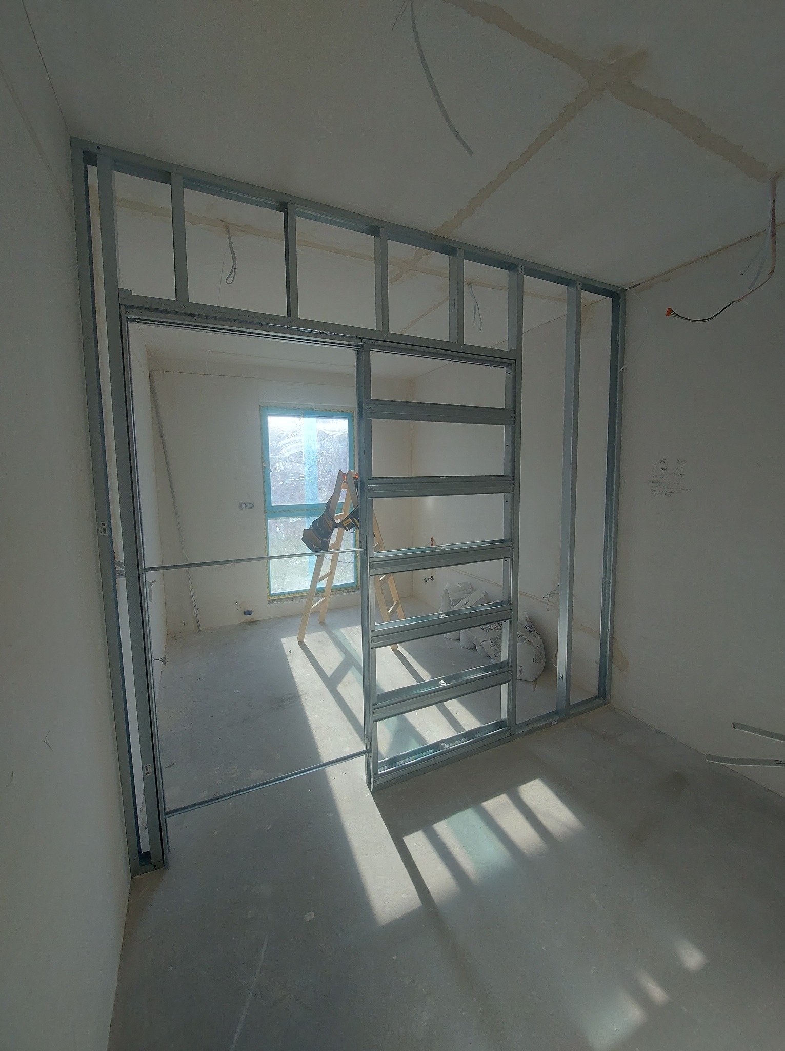 Ścianka w trakcie realizacji