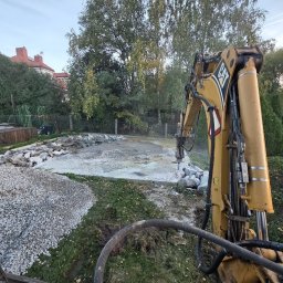 Kucie betonu . Usługa mlotem hydraulicznym