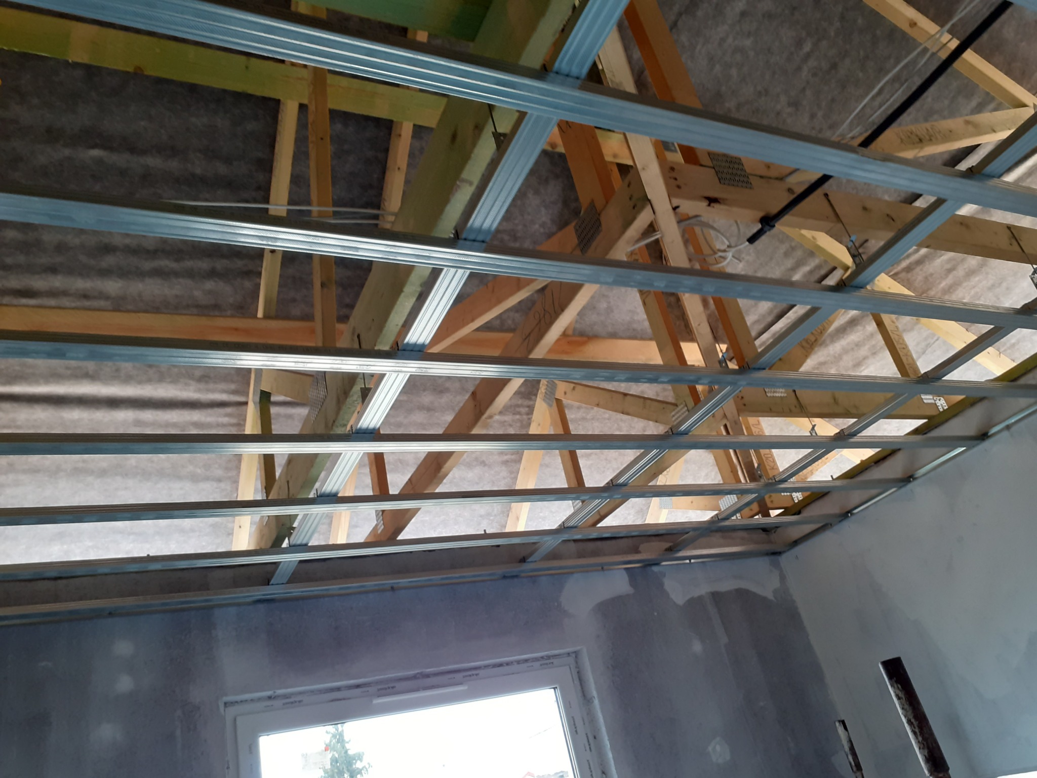 Podwieszanie sufitów zabudowa podaszy