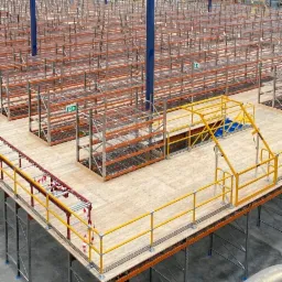 Antresola magazynowa używana to poziom oszczędności w kosztach zakupu ok 40 %