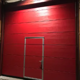 Wymiana bramy garażowej w remizie strażackiej.