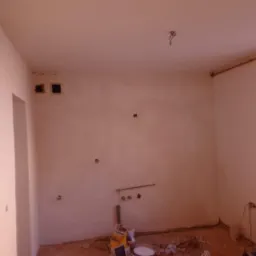 Szpachlowanie kuchni plus nowa elektryka