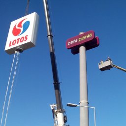 Budowa Pylonu reklamowego stacji Lotos - Wichrów