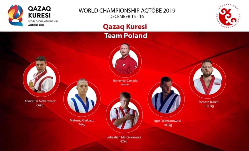 Oficjalna grafika promująca drużynę Polski w Qazaq Kuresi World Championship Aqtobe 2019, z portretami zawodników i trenera Bartłomieja Zamęckiego na czerwonym tle.