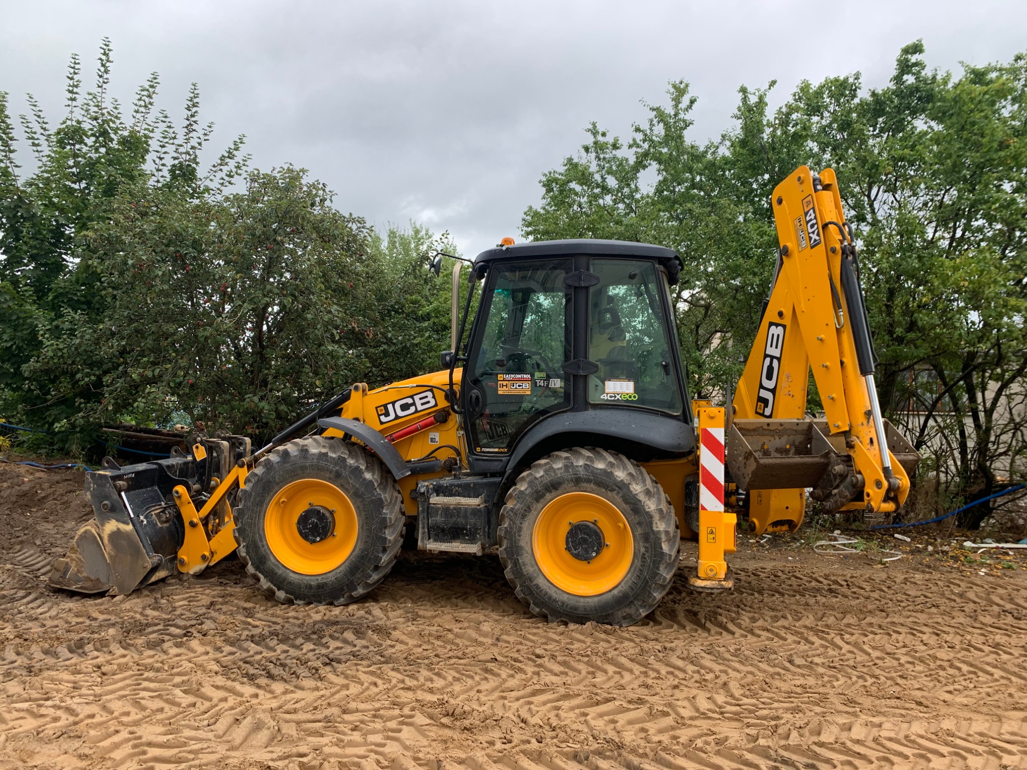 Koparko-ładowarka JCB 4CX