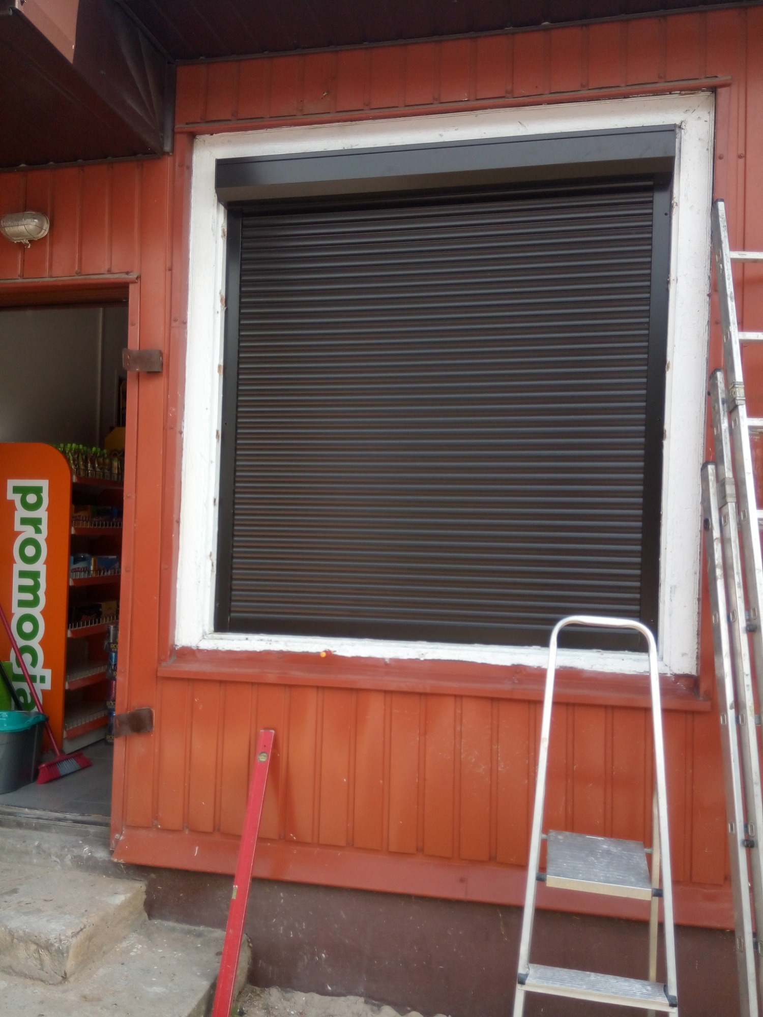 Montaż rolety zewnętrznej