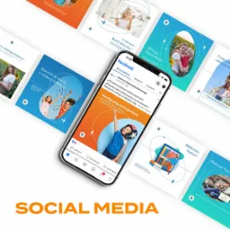 Prezentacja postów w mediach społecznościowych na temat edukacji domowej, widoczna na ekranie smartfona i wydrukowanych kartkach, z hasłem 'Social Media' na dole.