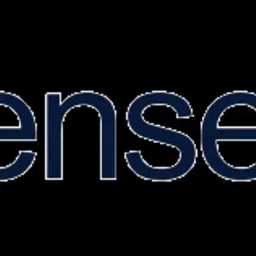 Logo firmy Sensecode z abstrakcyjnym symbolem dwóch splecionych liter 'S' w kolorze ciemnoniebieskim na czarnym tle.