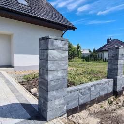 Ogrodzenie z pustaków modułowych firmy kost-bet