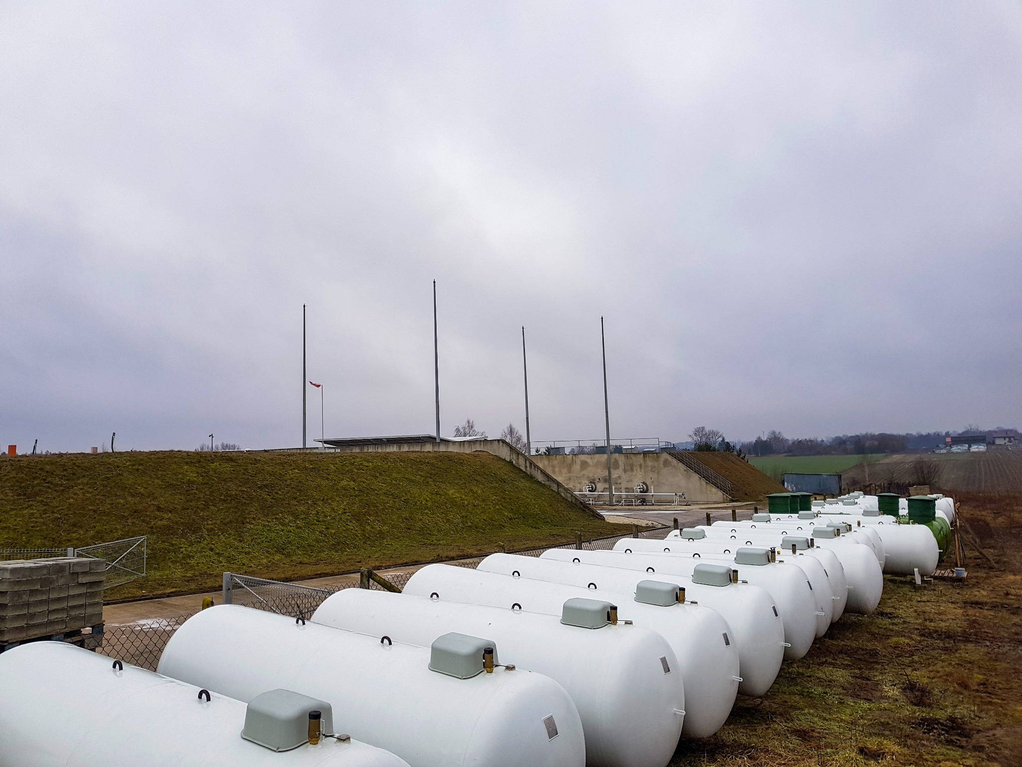 W magazynie posiadamy zawsze przynajmniej 80 zbiorników