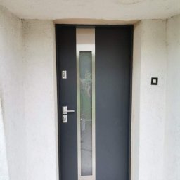 Gomar - Delta Special 68S, przeszklenie Gładkie Pasek Plus Inox, klamka Tamara'2 Inox