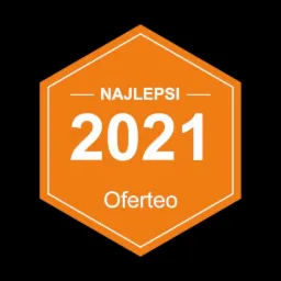 Pomarańczowa odznaka Oferteo 'Najlepsi 2021' na czarnym tle.