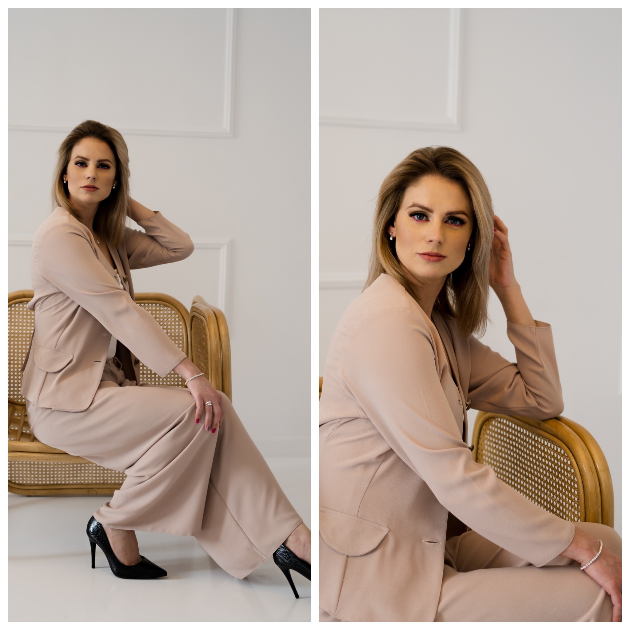Portret kobiety w beżowym garniturze, pozującej na wiklinowym krześle na białym tle, z mocnym makijażem oczu i czarnymi szpilkami.