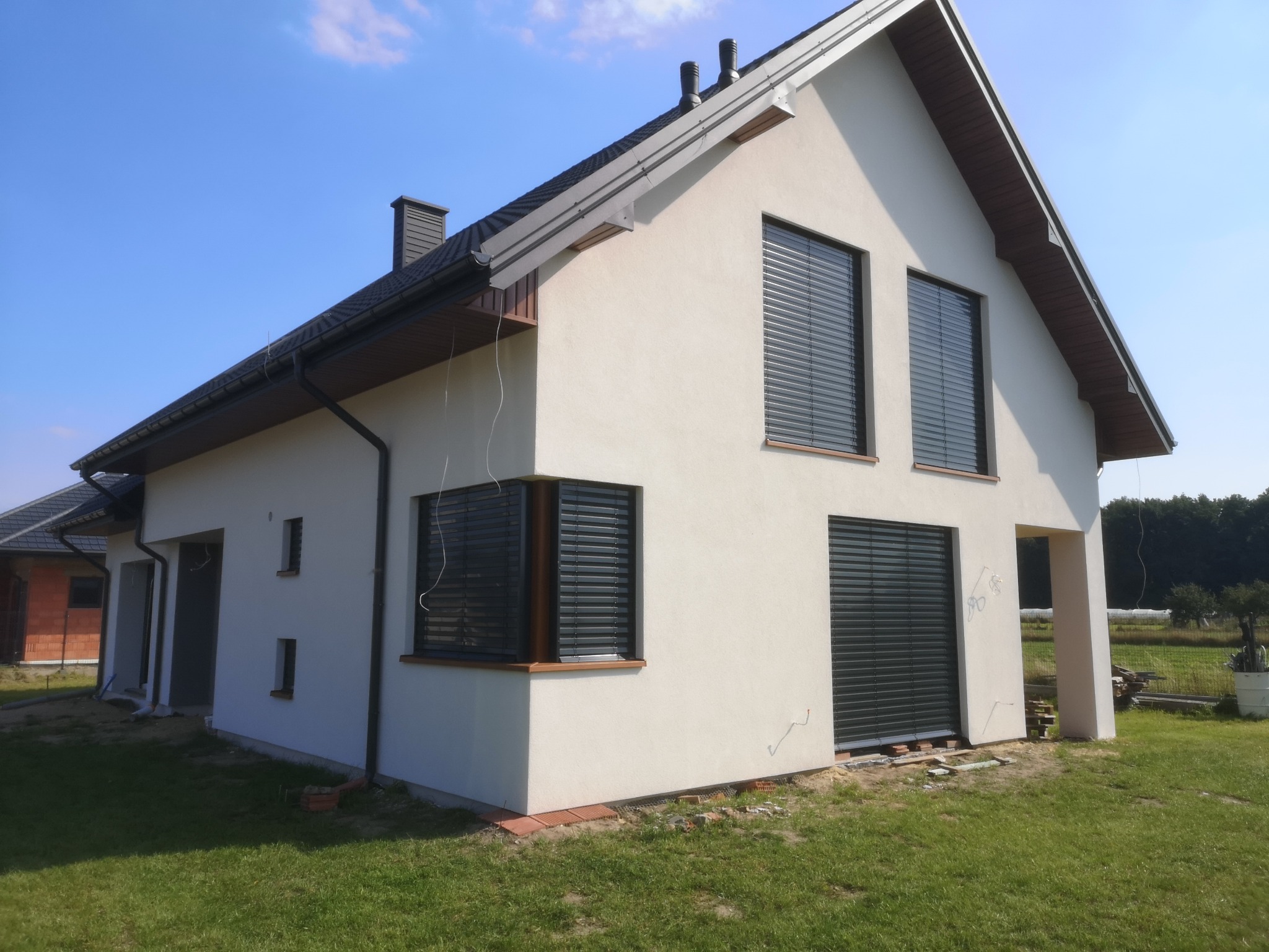 Żaluzje podtynkowe Z90, kolor antracyt.