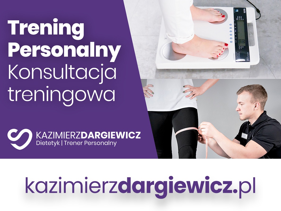 Pomiar obwodu uda klienta przez trenera personalnego, osoba na wadze diagnostycznej. Elementy wizualizacji marki.