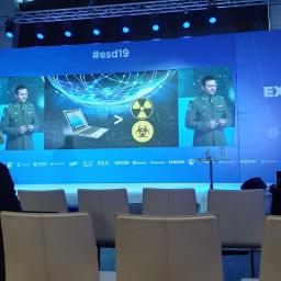 Ogólnopolska konferencja bezpieczeństwa danych, na której to dowiedzieliśmy się, że: "Atak hakerski może być bardziej niebezpieczny niż atak nuklearny."