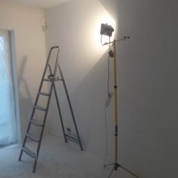 Adrian Maśny - Wykonujemy gładzie gipsowe oraz zabudowy z karton gipsu