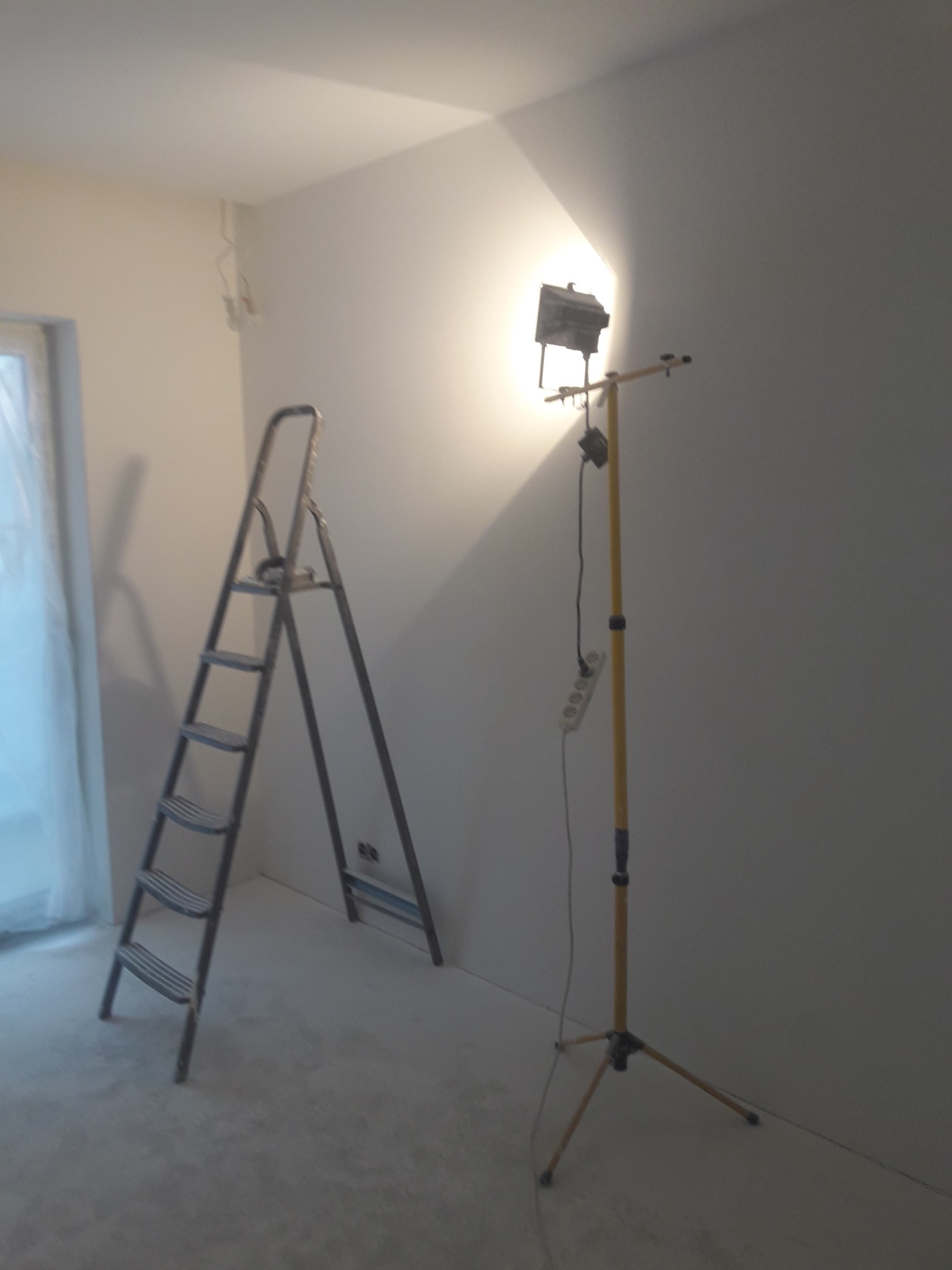 Wykonujemy gładzie gipsowe oraz zabudowy z karton gipsu