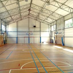 Hala sportowa przy szkole podstawowej