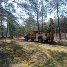 Zapraszam do kontaktu, chętnie odpowiemy na Państwa pytania i rozjaśnimy temat badań gruntu