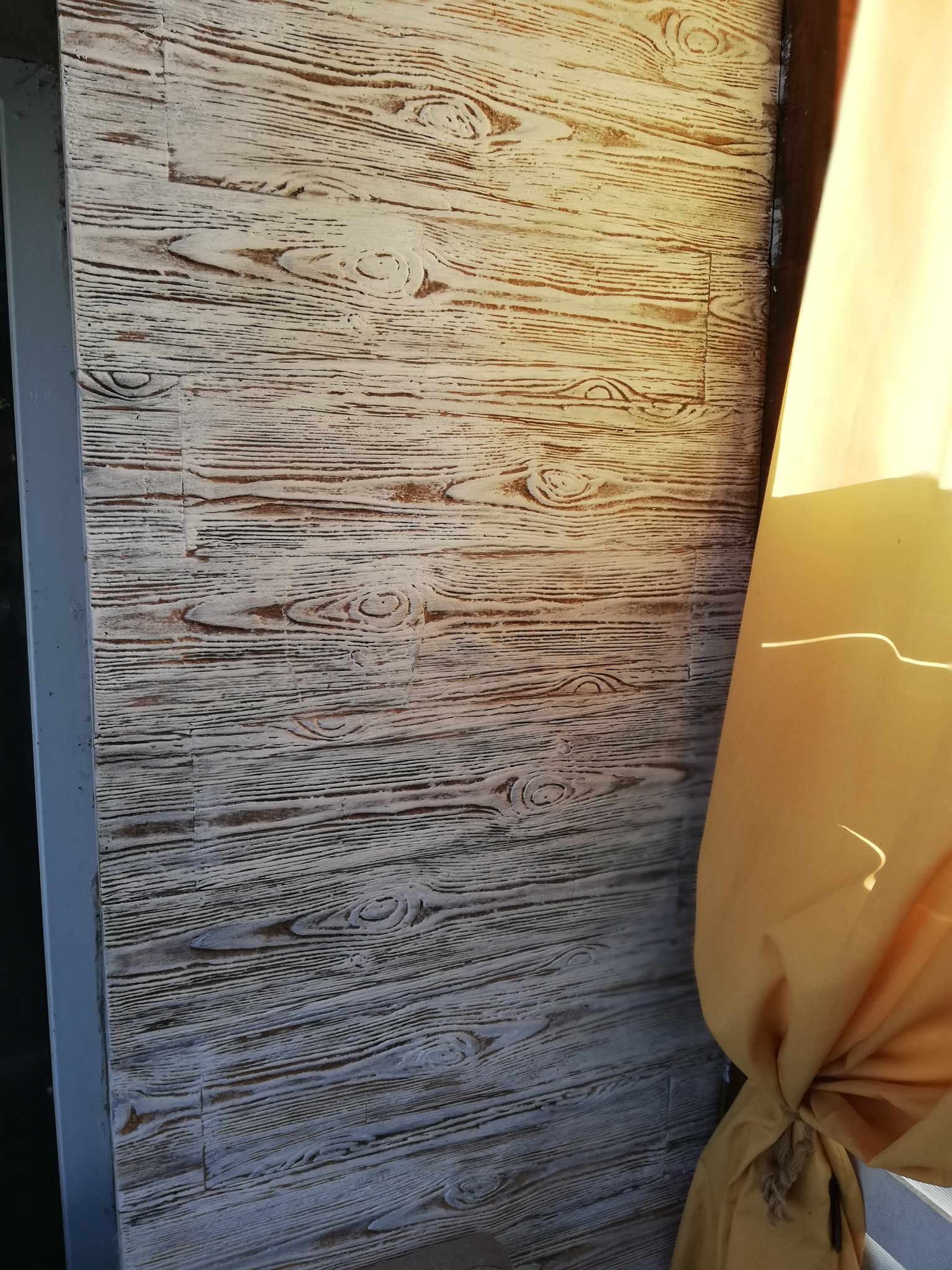 Imitacje deski. Własne wykonanie z gipsu.