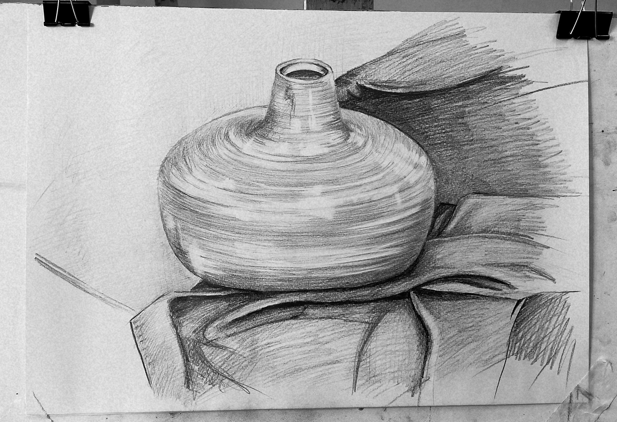 Martwa natura. Ołówek na kartce, A3.