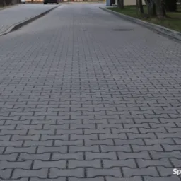 realizacja zleceń układanie kostki brukowej - chodniki przydomowe podjazdy