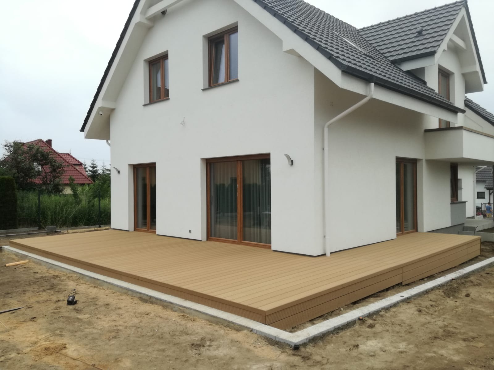 Taras z deski kompozytowej Gamrat kolor Orzech