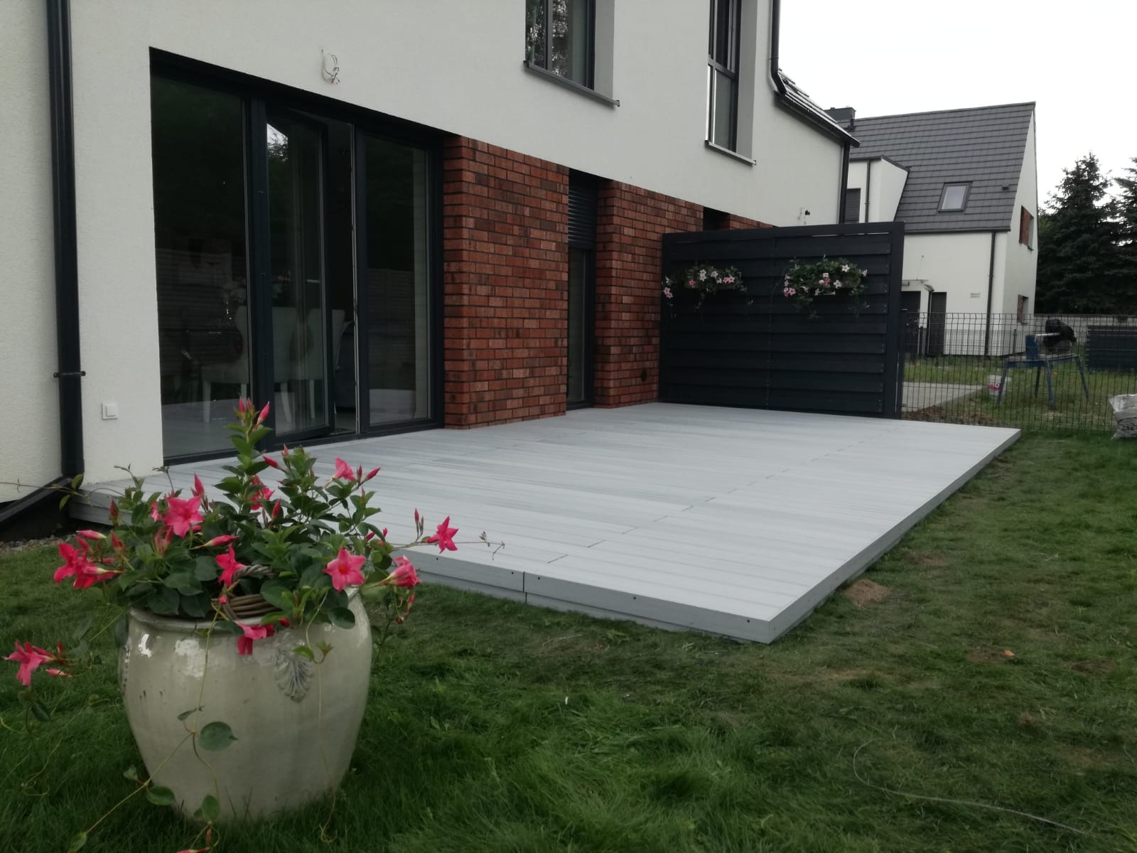 Taras z deski kompozytowej Lenta.