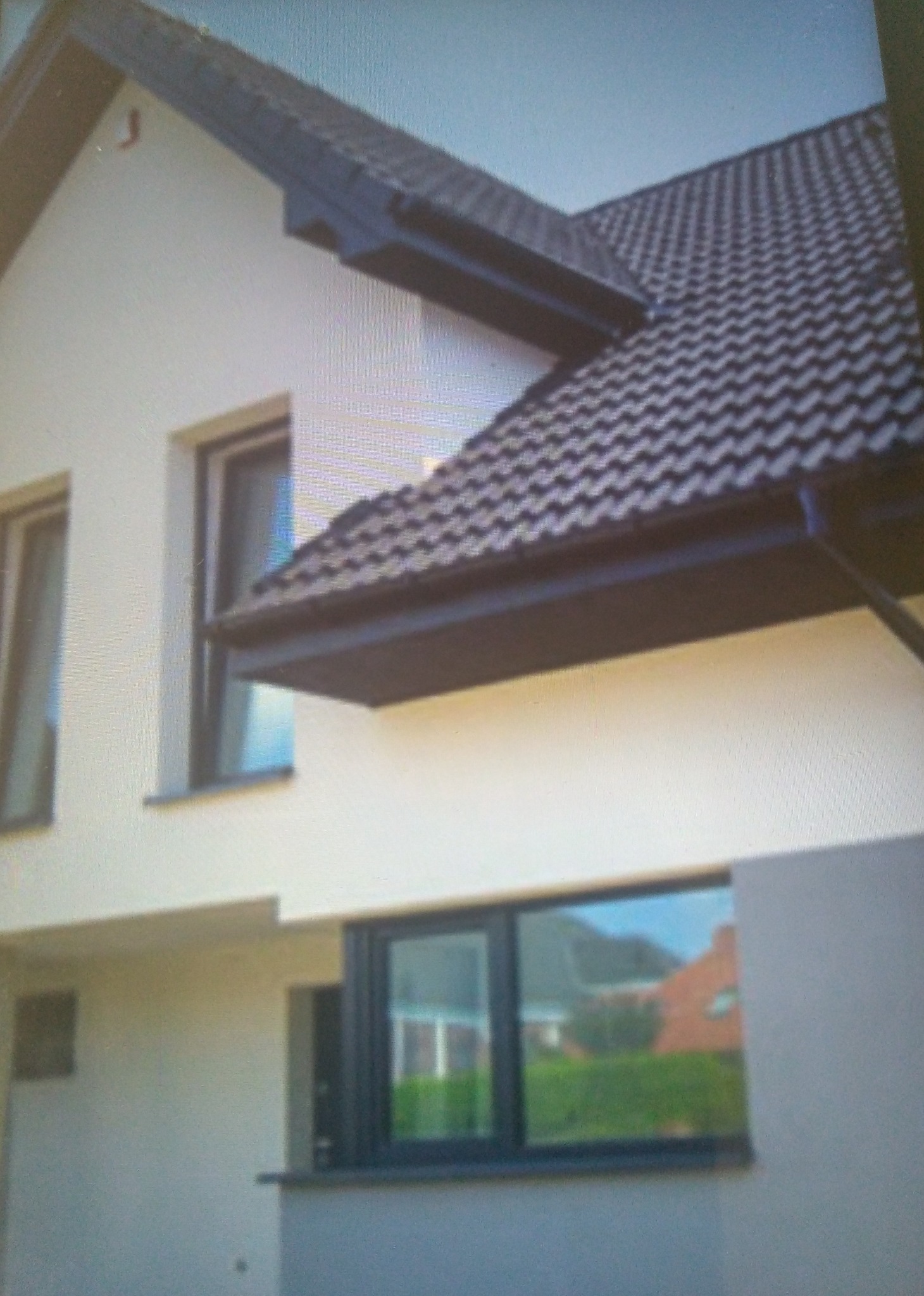 Wykonujemy kompleksowe elewacje w kolorach, pod klientów.