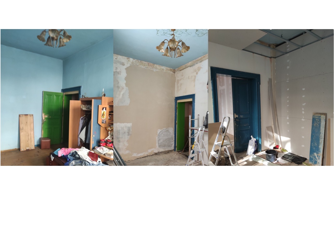 Trzy ujęcia tego samego pokoju w trakcie remontu: początkowy stan z niebieskimi ścianami i zielonymi drzwiami, etap z częściowo nałożonymi gładziami, oraz widok z zamontowaną metalową konstrukcją...