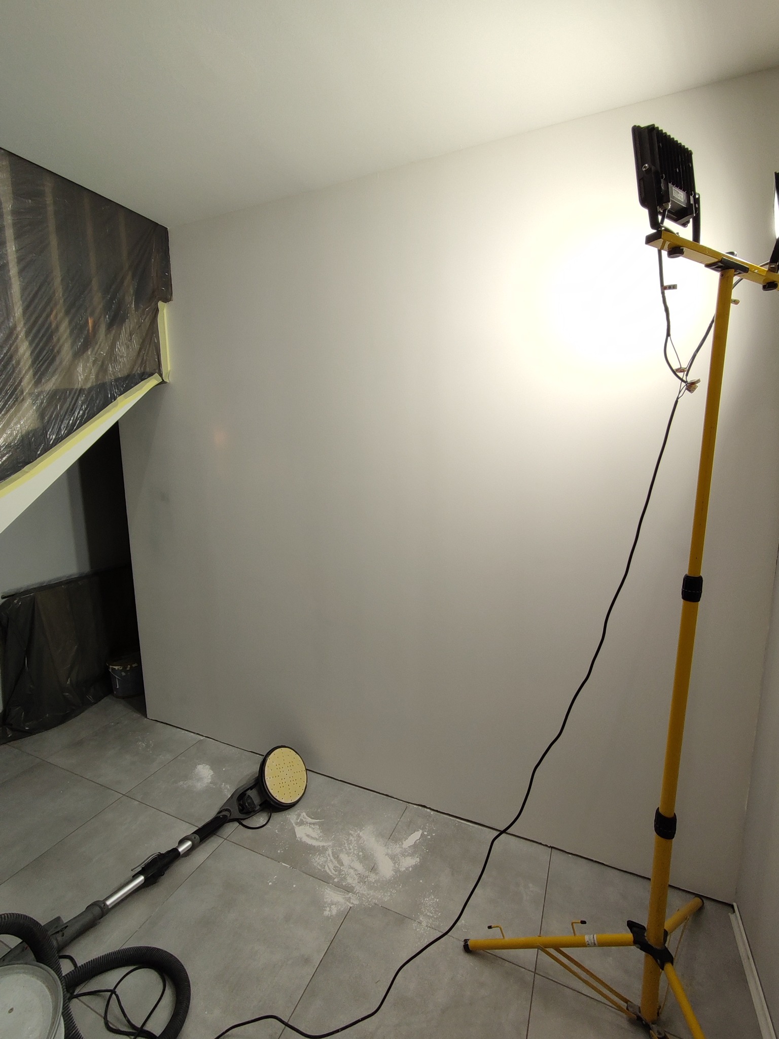 Ścianka działowa dzieląca pomieszczenie