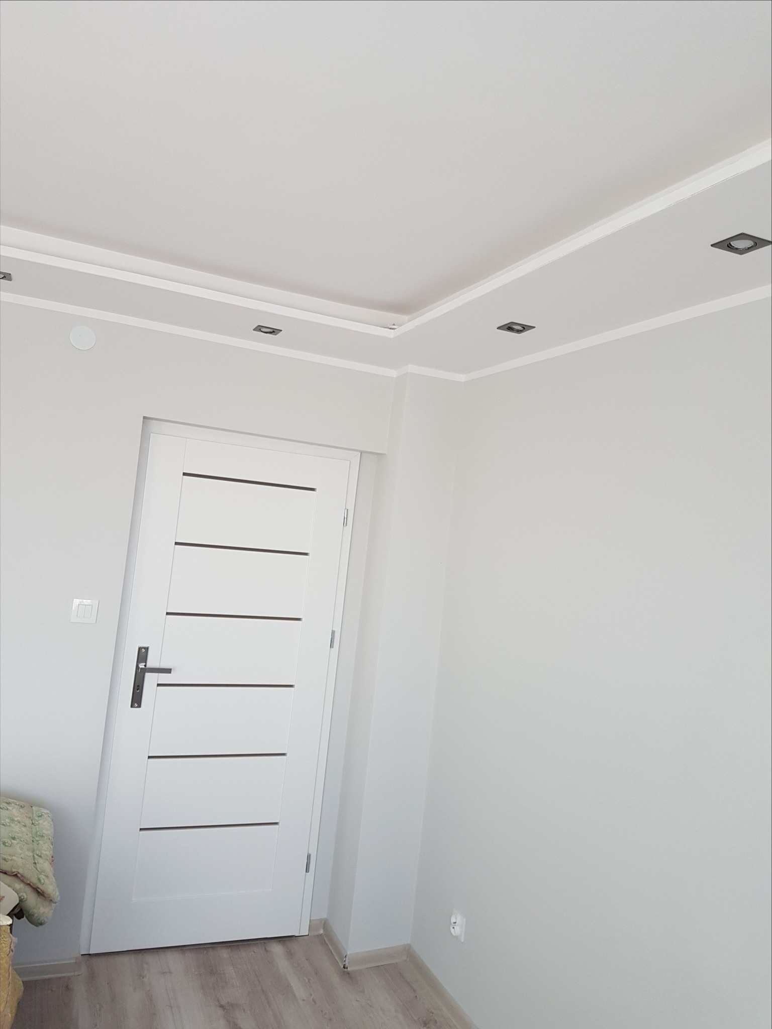 Malowanie , szpachlowanie , podwieszany sufit , położenie paneli