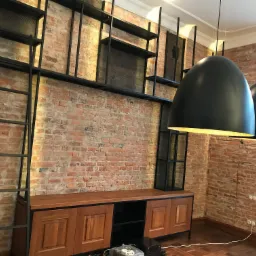 Meblościanka w stylu loft.