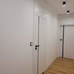 drzwi z panelem LEVEL