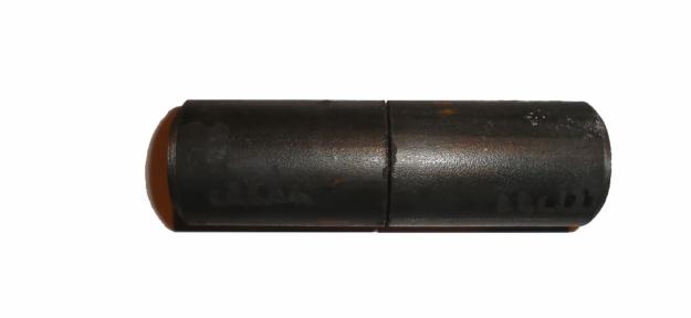 Toczone zawiasy kryte z kulką, średnica 30mm, widoczne na białym tle, z brązową kulką na jednym końcu