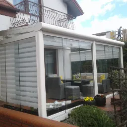 zabudowa tarasu z zadaszeniem szklanym