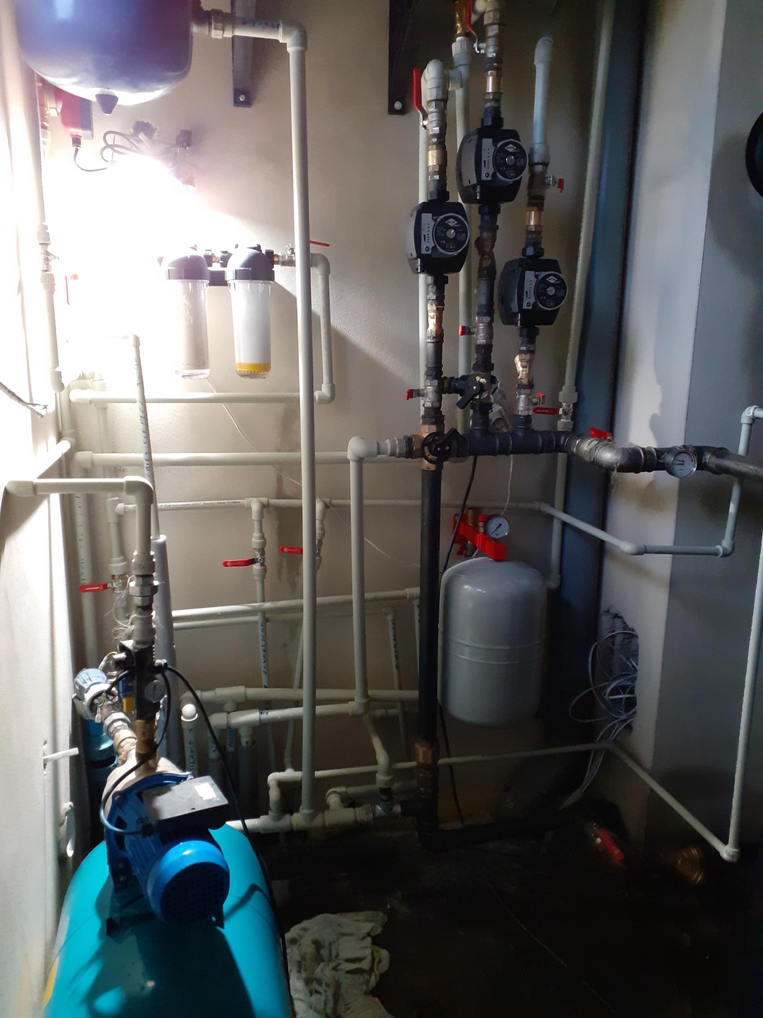 Instalacja centralnego ogrzewania również wykonana przeze mnie