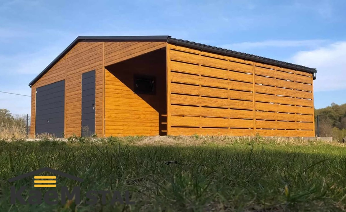 Garaż 6x6 + wiata 3x6 zabudowana panelem ażurowym, kolor złoty dąb jasny