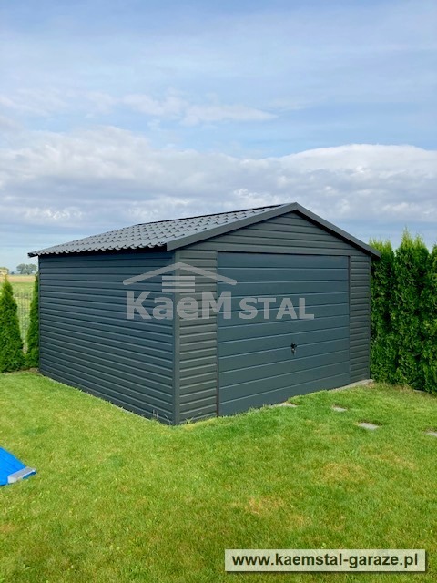 Garaż 4x4 Kolor Grafit 7024MAT Brama grafit 7016 Dach Grafit 7016