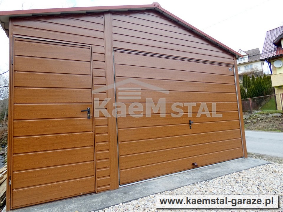 Garaż 4x6 Kolor złoty dąb ciemny Brama złoty dąb ciemny Dach jasny brąz