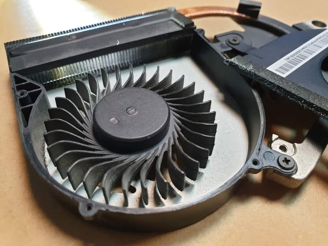 Czyszczenie i konserwacja, wymiana past termoprzewodzących w laptopie