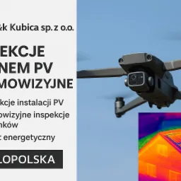 Inspekcja dronem PV w Myślenicach. Dron w locie, termowizja dachu z panelami. Kontrola instalacji, audyt energetyczny, termowizyjne inspekcje budynków w Małopolsce.