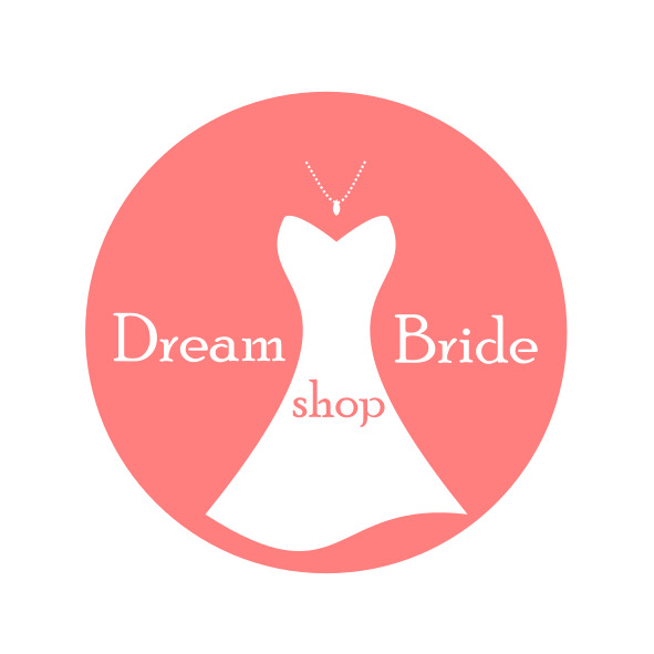Okrągłe logo 'Dream Bride shop' z sylwetką białej sukni ślubnej i delikatnym naszyjnikiem na tle koralowego koła.