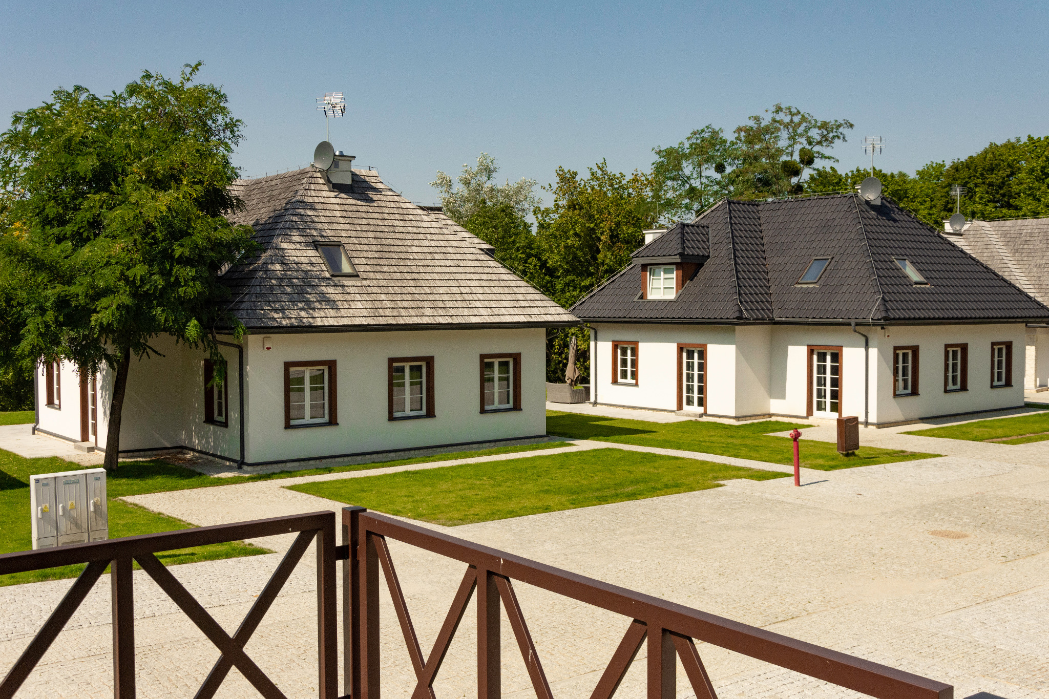 Dom nr 3 i Dom nr 4.