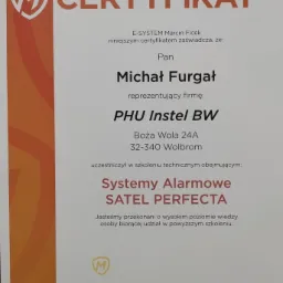 Certyfikat ukończenia szkolenia technicznego z zakresu systemów alarmowych Satel Perfecta, wydany przez E-SYSTEM Marcin Ficek dla Michała Furgała z PHU Instel BW, Zabagnie, 28 stycznia 2022.